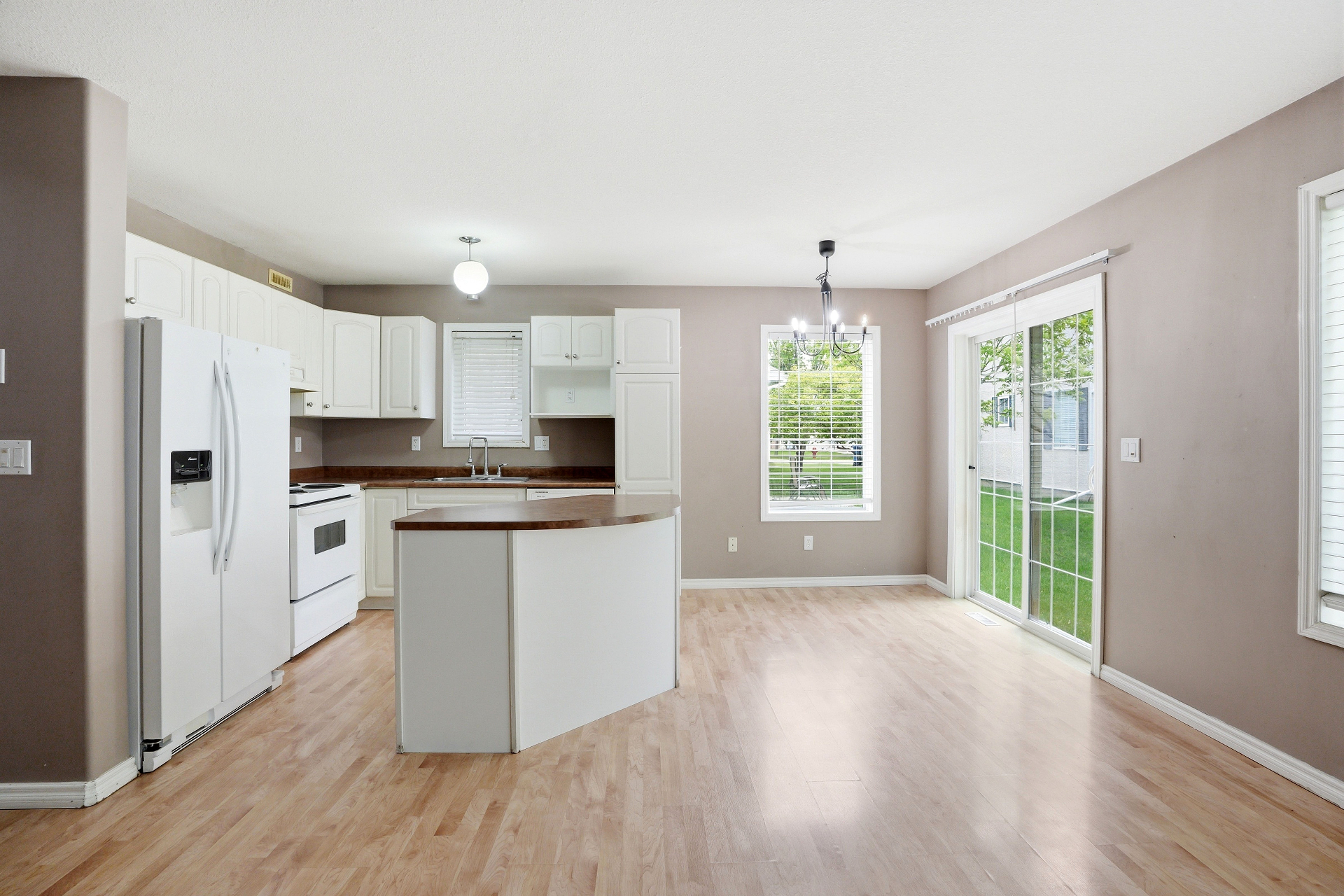Briarwood 联排别墅｜边套3房2卫单车库-21-138 Banyan Cres——林与唐地产 - 5